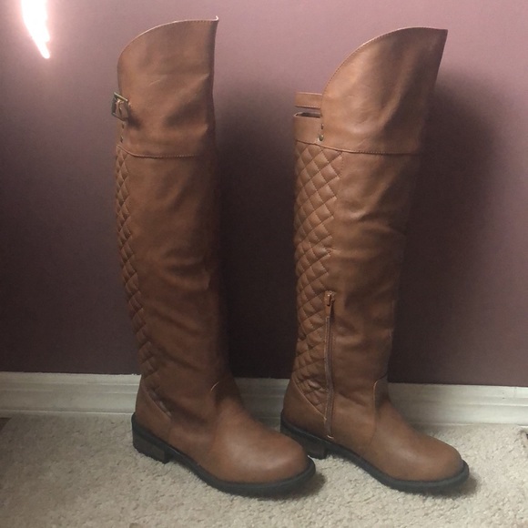 Over the knee boots - Picture 2 of 6